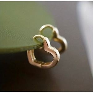 🎉Gorgeous Heart-Shaped 925 Silver Plated Hoop Earrings -Perfect for Everyday!🎉